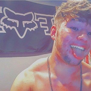 Meet your Posher, Corey